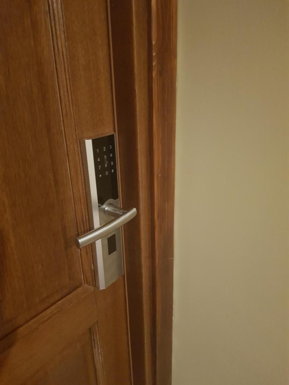 Cozy Attic Room VI 부쿠레슈티 외부 사진